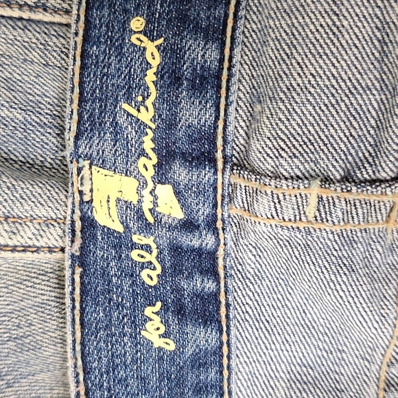 7 For All Mankind Distressed Streetwear Bermuda Grunge Jean Shorts Size 28 - Picture 7 of 10